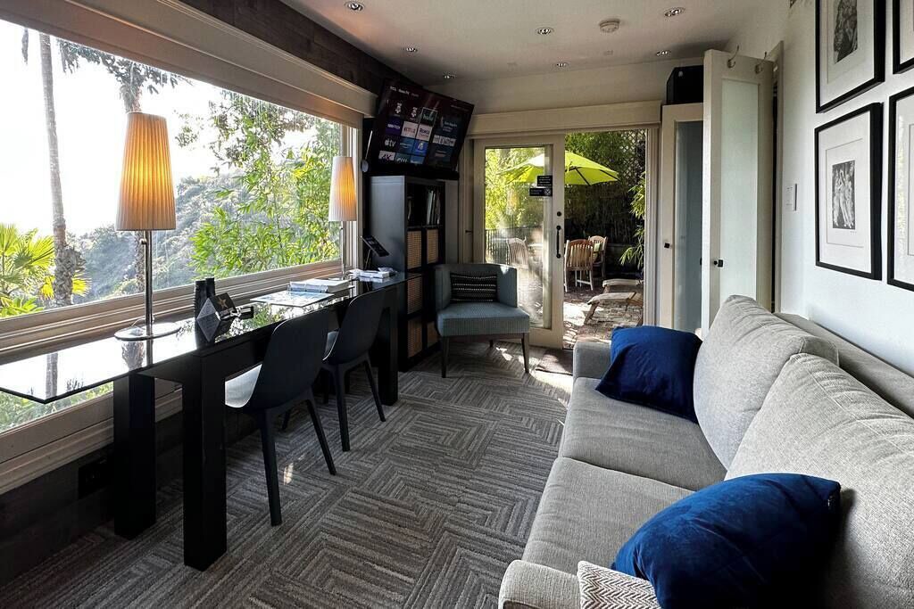 Photo of Livingroom in Hollywood Hills West