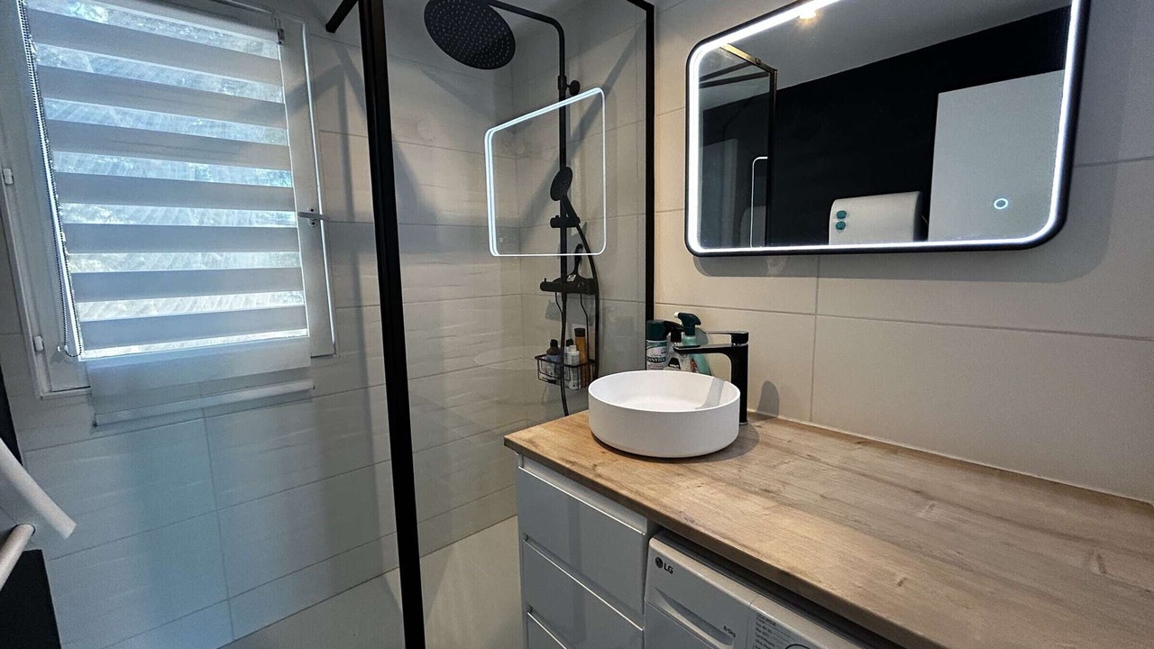 Photo of Bathroom in Le Grau-Du-Roi