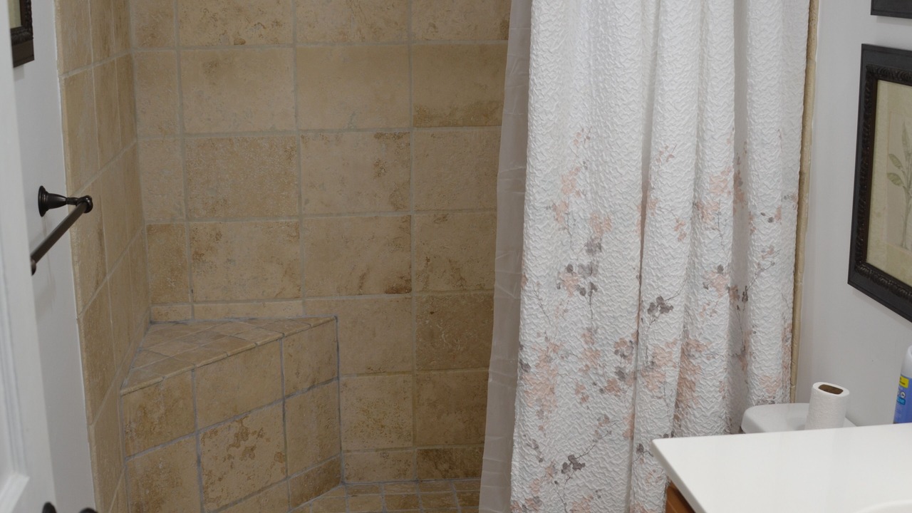 Photo of Bathroom in Avalon