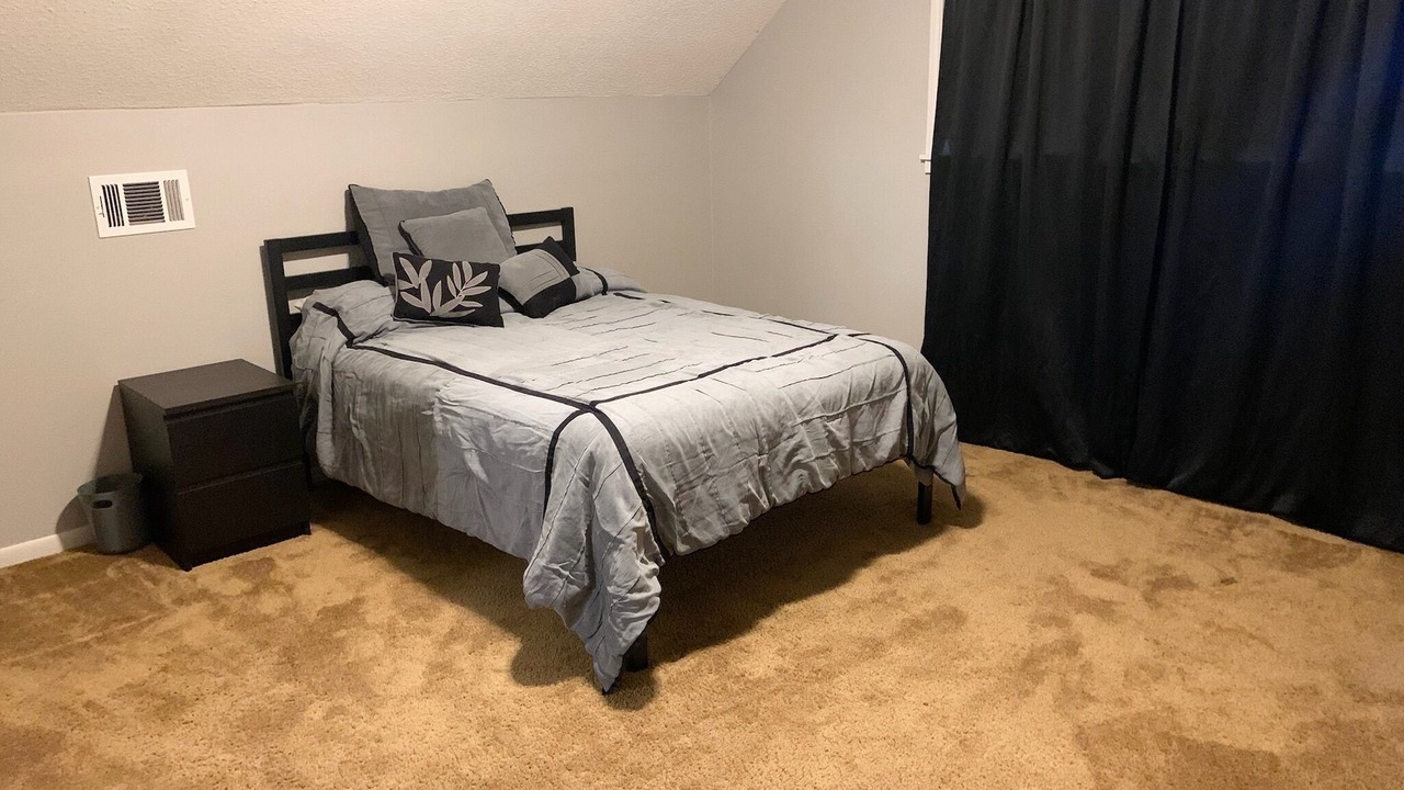 Photo of Bedroom in Sulphur