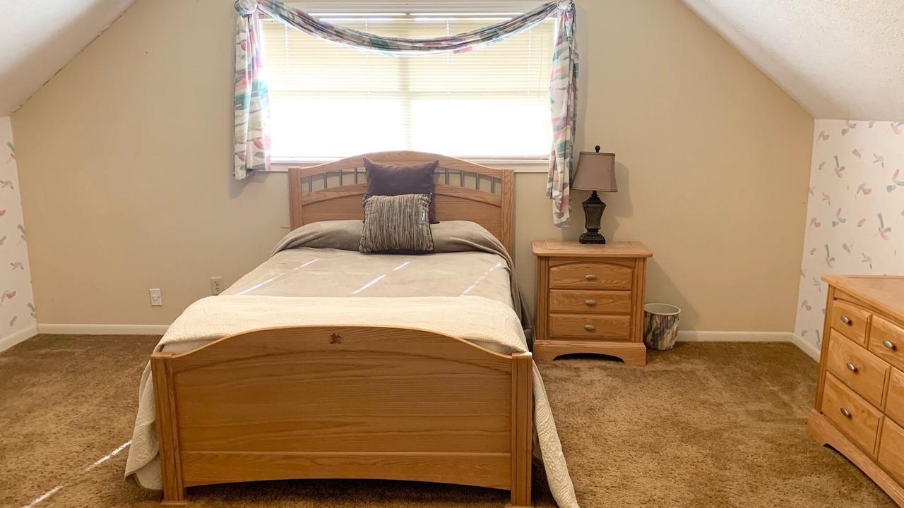 Photo of Bedroom in Sulphur
