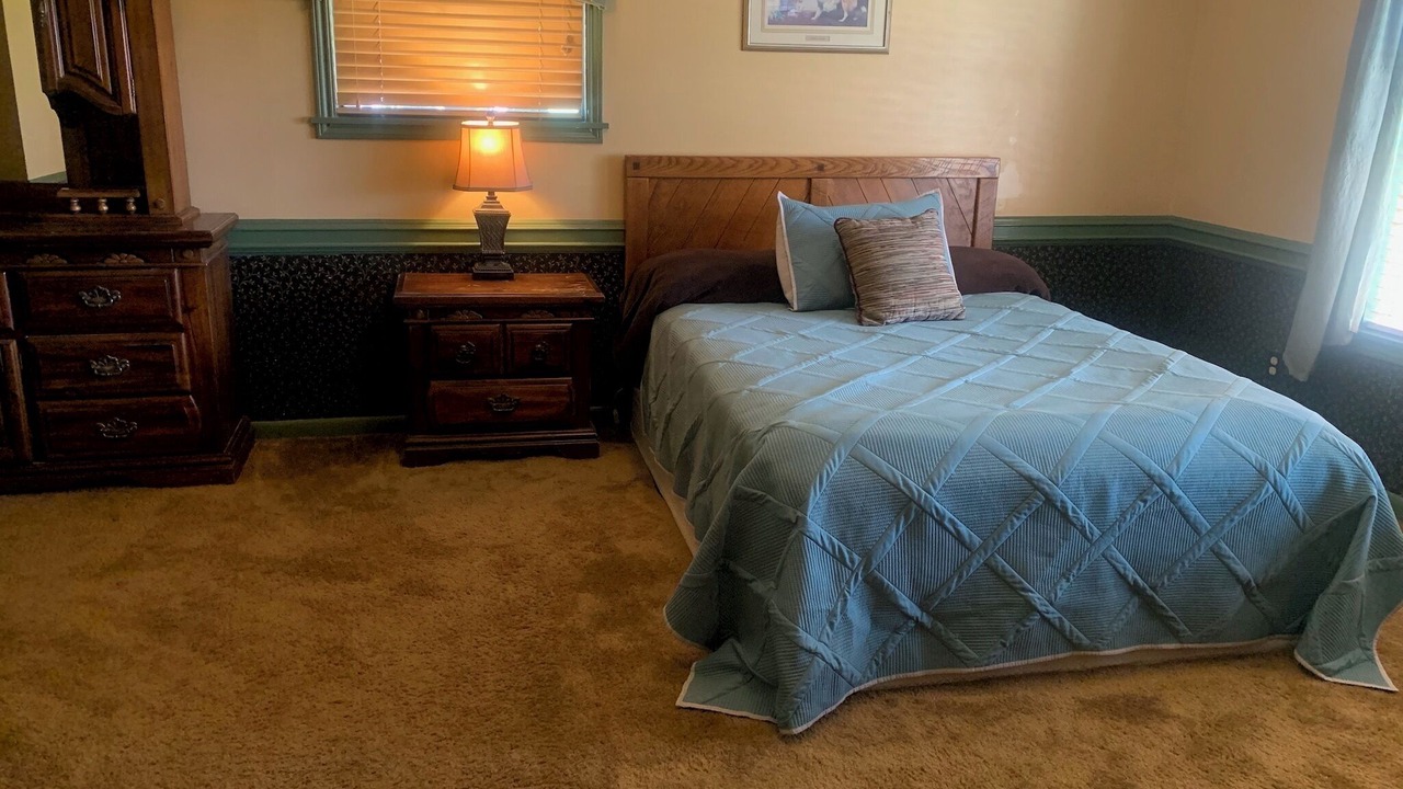 Photo of Bedroom in Sulphur