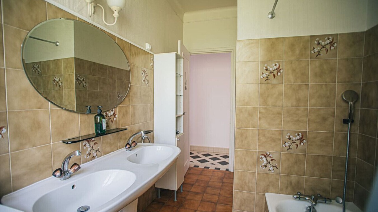 Photo of Bathroom in Cahors