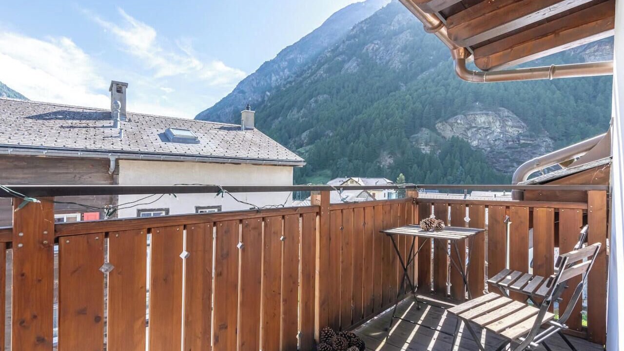 Photo of Outdoor in Taesch