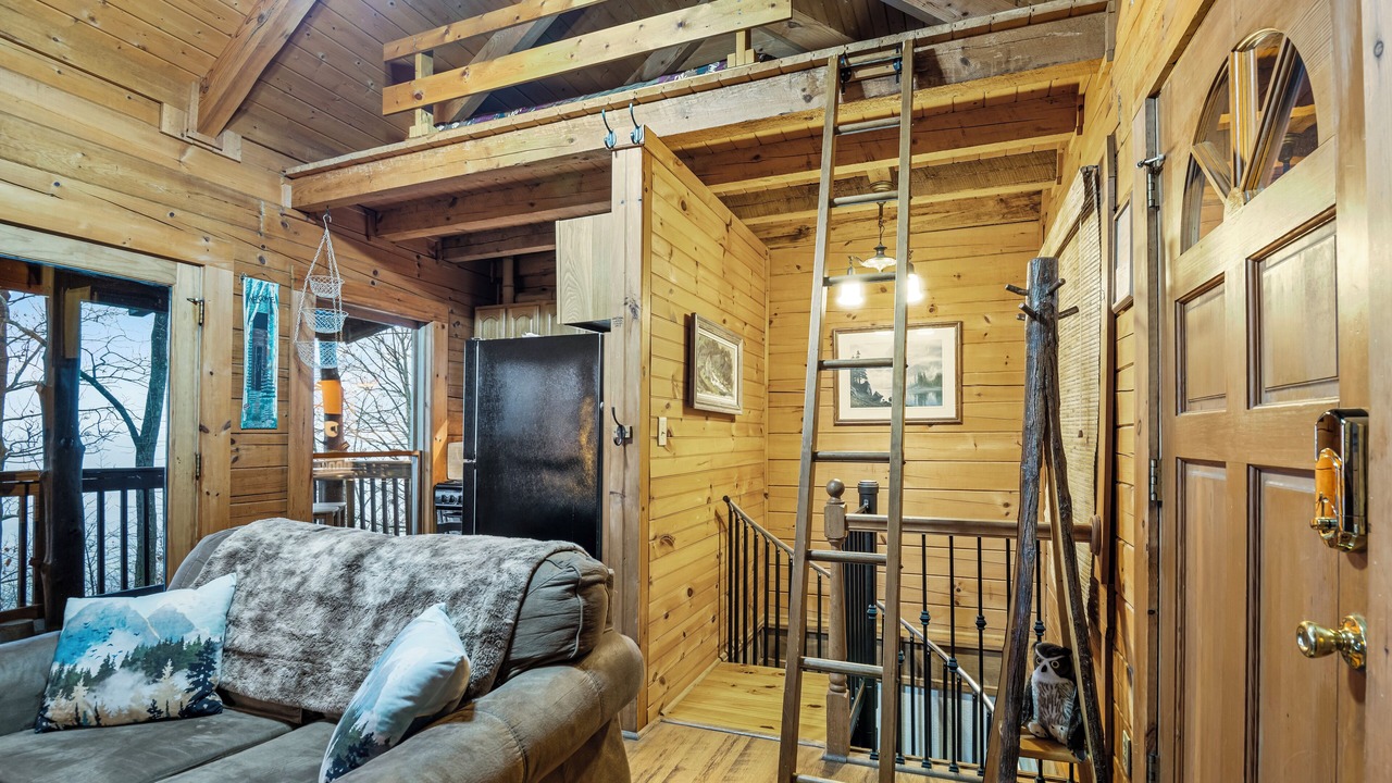 Photo of Livingroom in Lupton City