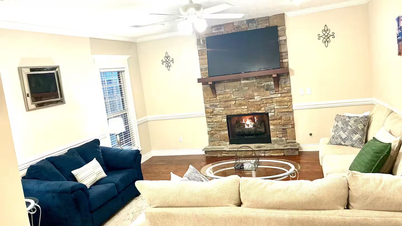 Photo of Livingroom in Evans