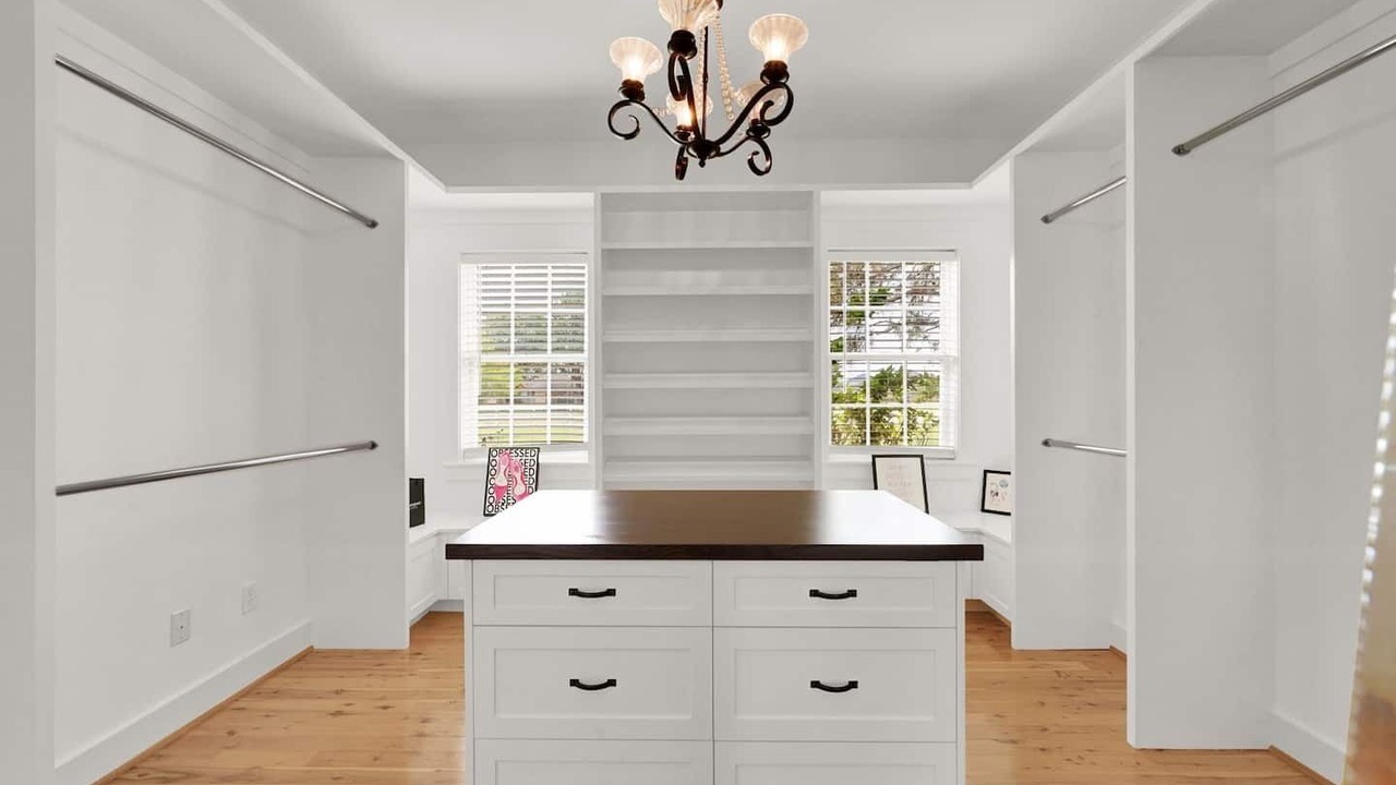 Photo of Bedroom in Clodine