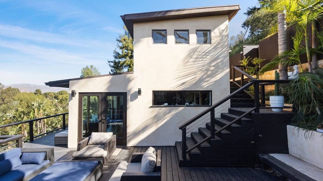 Photo of Patio Balcony in Hollywood Hills