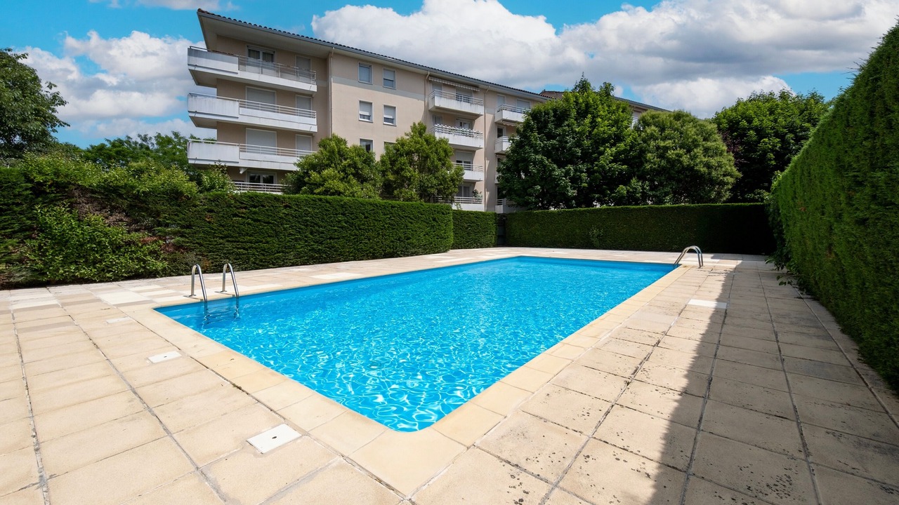 Photo of Outdoor in Fontaine Lestang-Bagatelle-Papus-Tabar-Bordelongue
