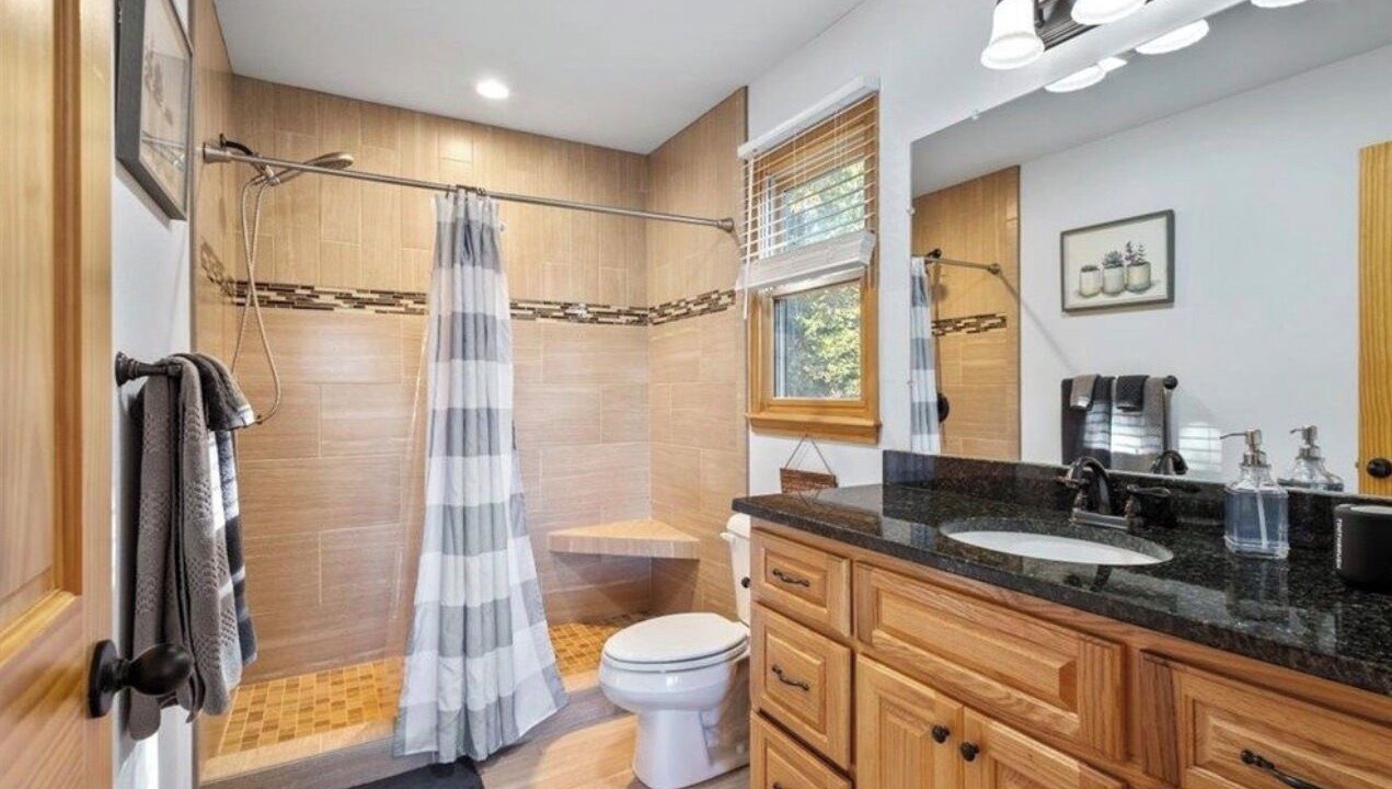 Photo of Bathroom in Unaka