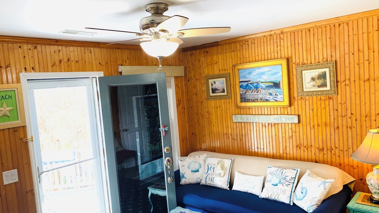 Photo of Bedroom in Bayshore