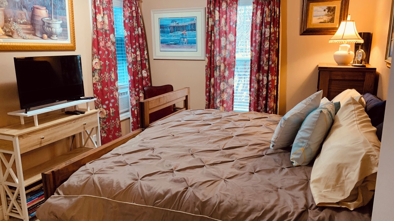 Photo of Bedroom in Bayshore
