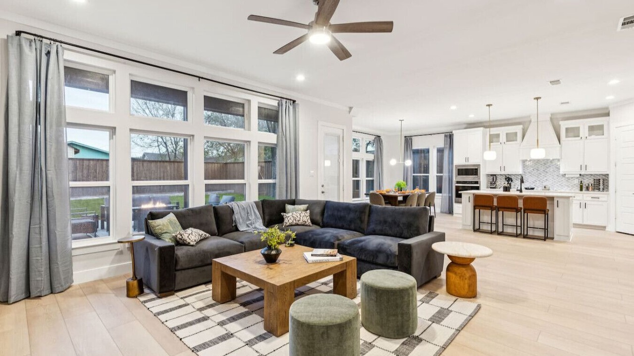 Photo of Livingroom in West Dallas