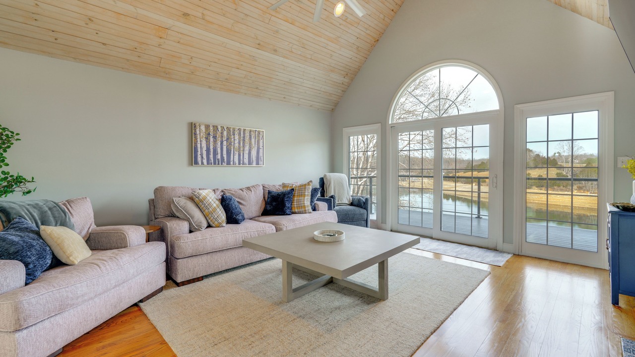 Photo of Livingroom in Piney Flats