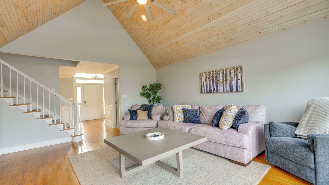 Photo of Bedroom in Piney Flats