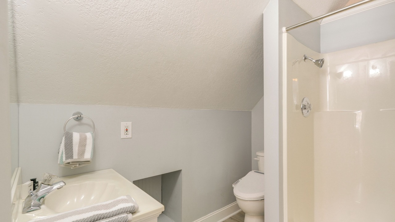Photo of Bathroom in Piney Flats