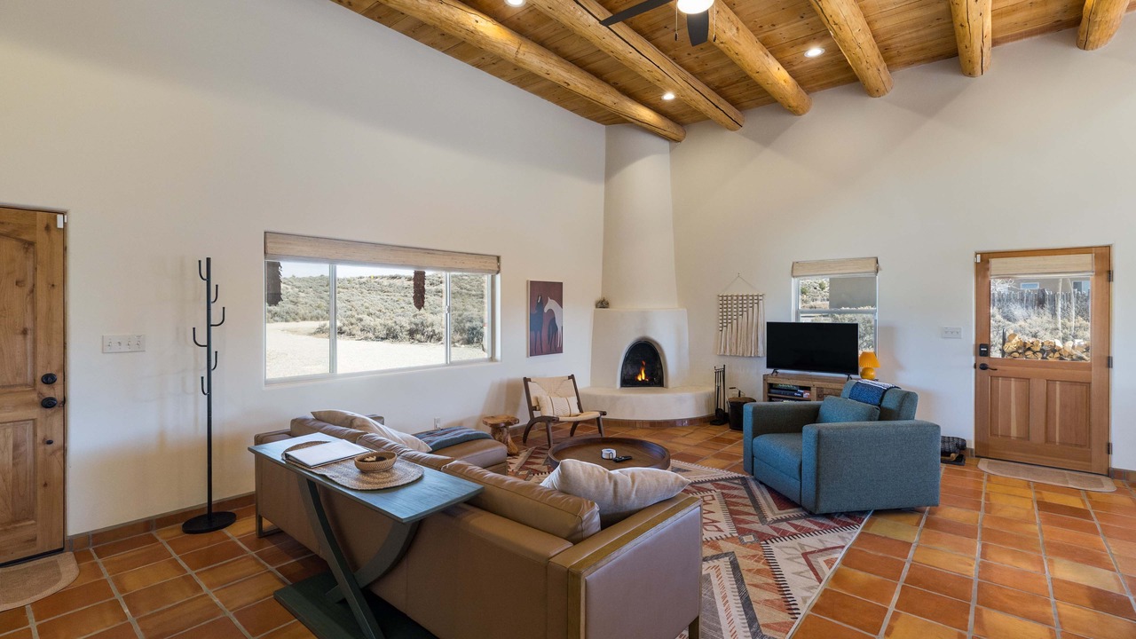 Photo of Livingroom in Ranchos De Taos