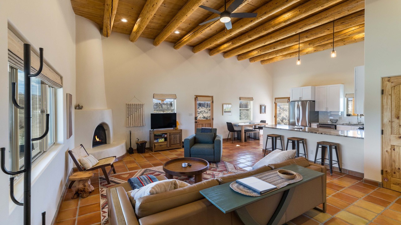 Photo of Livingroom in Ranchos De Taos