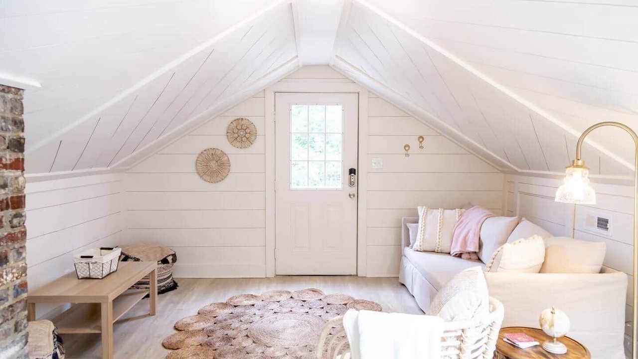 Photo of Livingroom in Knoxville