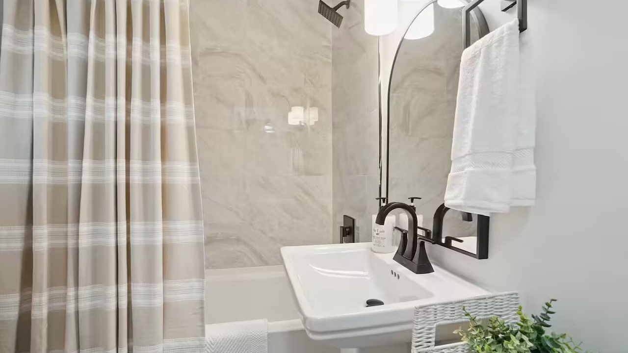 Photo of Bathroom in East Ocean View
