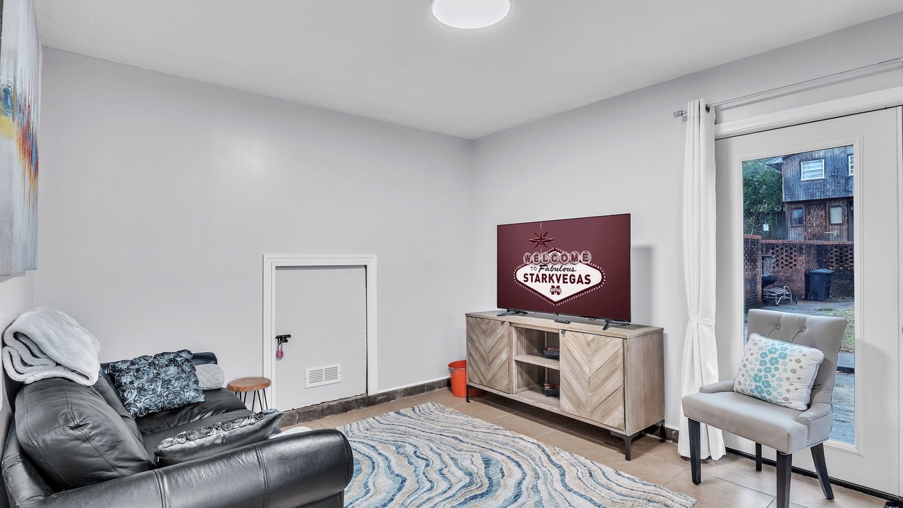 Photo of Livingroom in Starkville