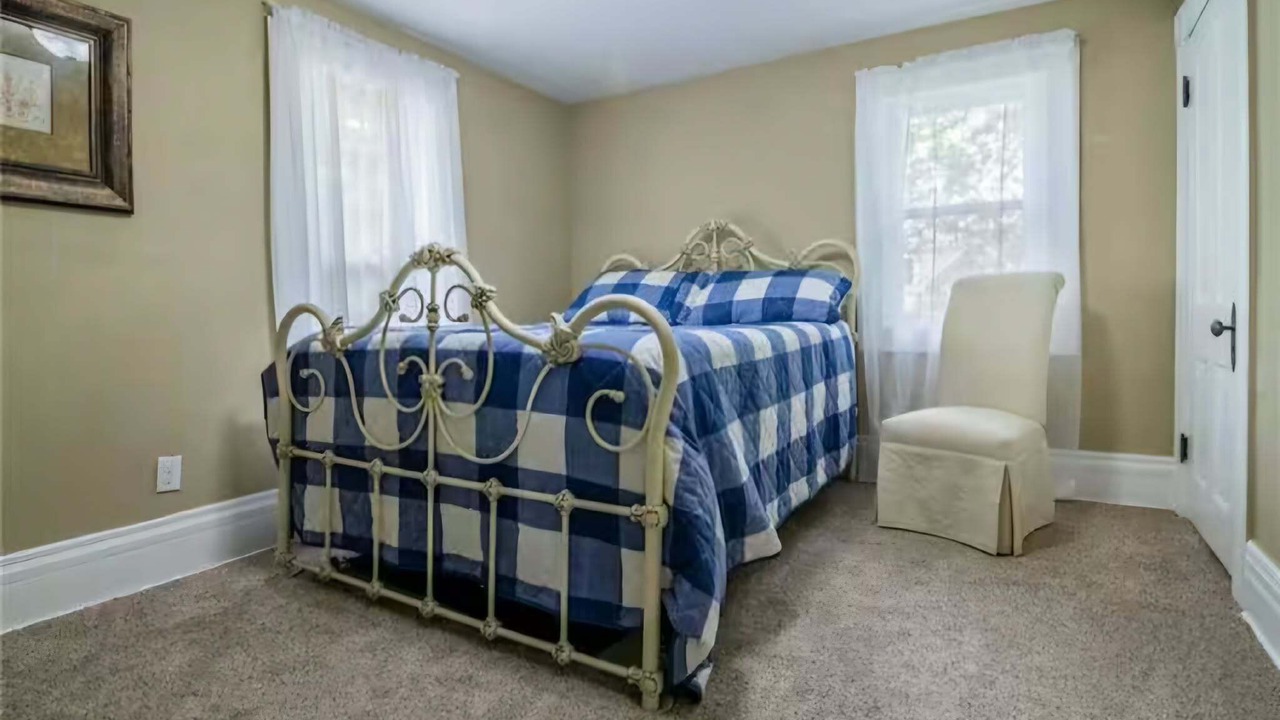 Photo of Bedroom in Hamilton