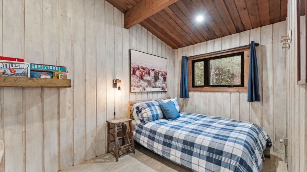 Photo of Bedroom in Cleveland