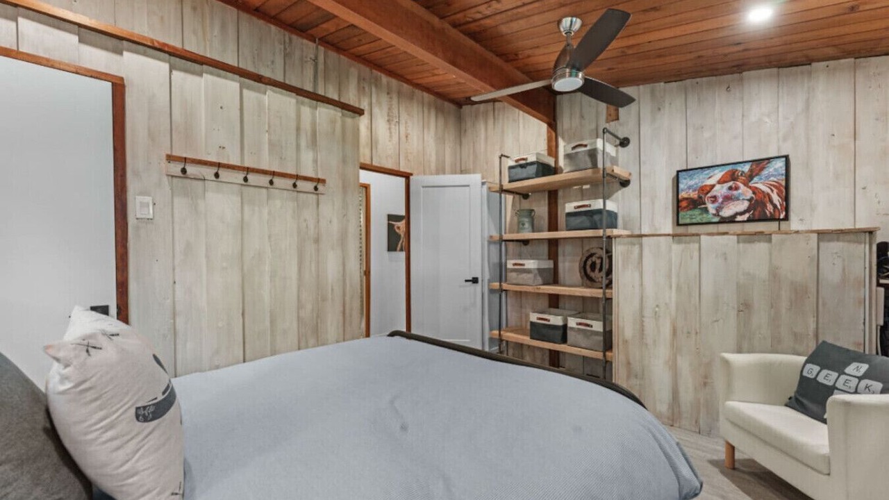 Photo of Bedroom in Cleveland