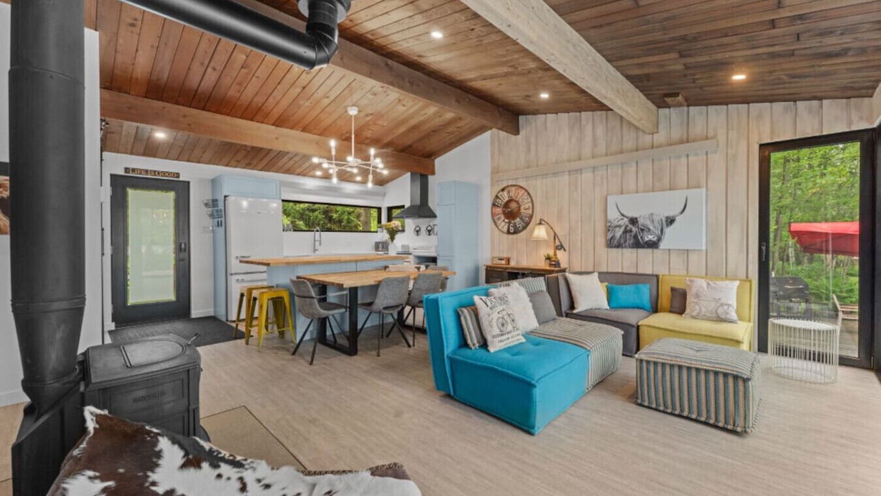 Photo of Livingroom in Cleveland