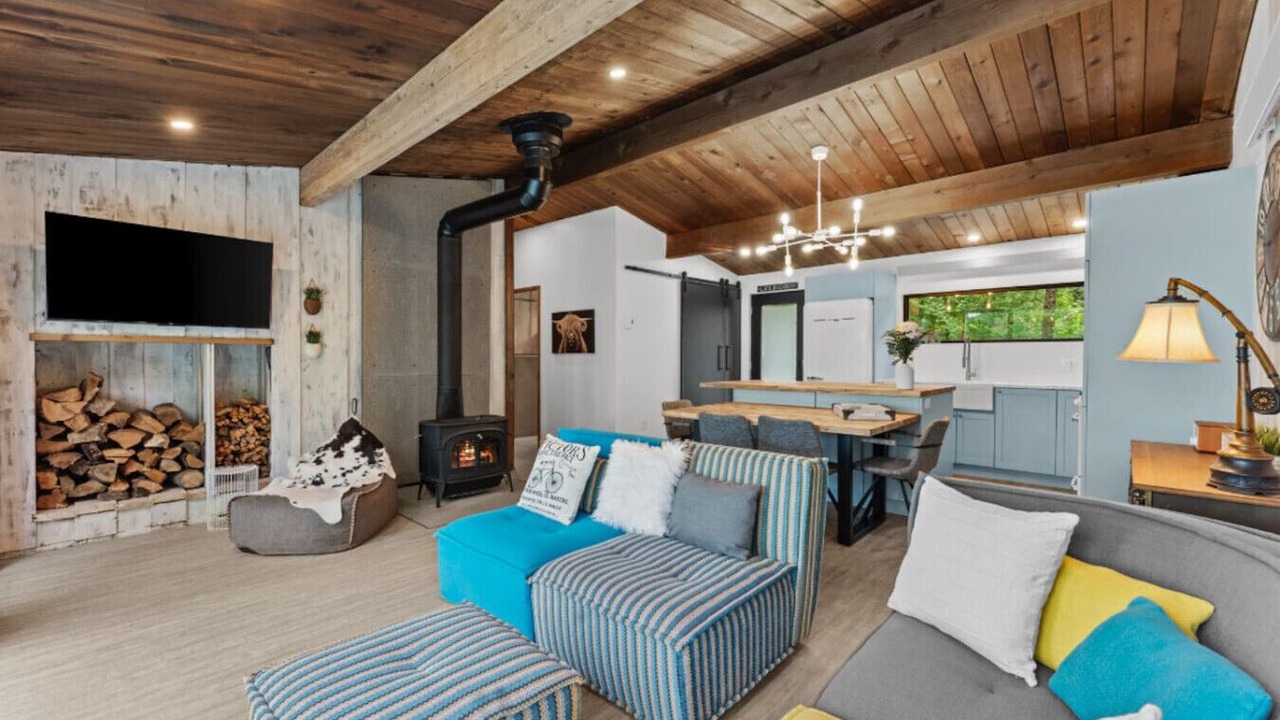 Photo of Livingroom in Cleveland
