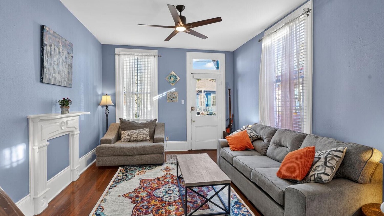 Photo of Livingroom in Algiers Point