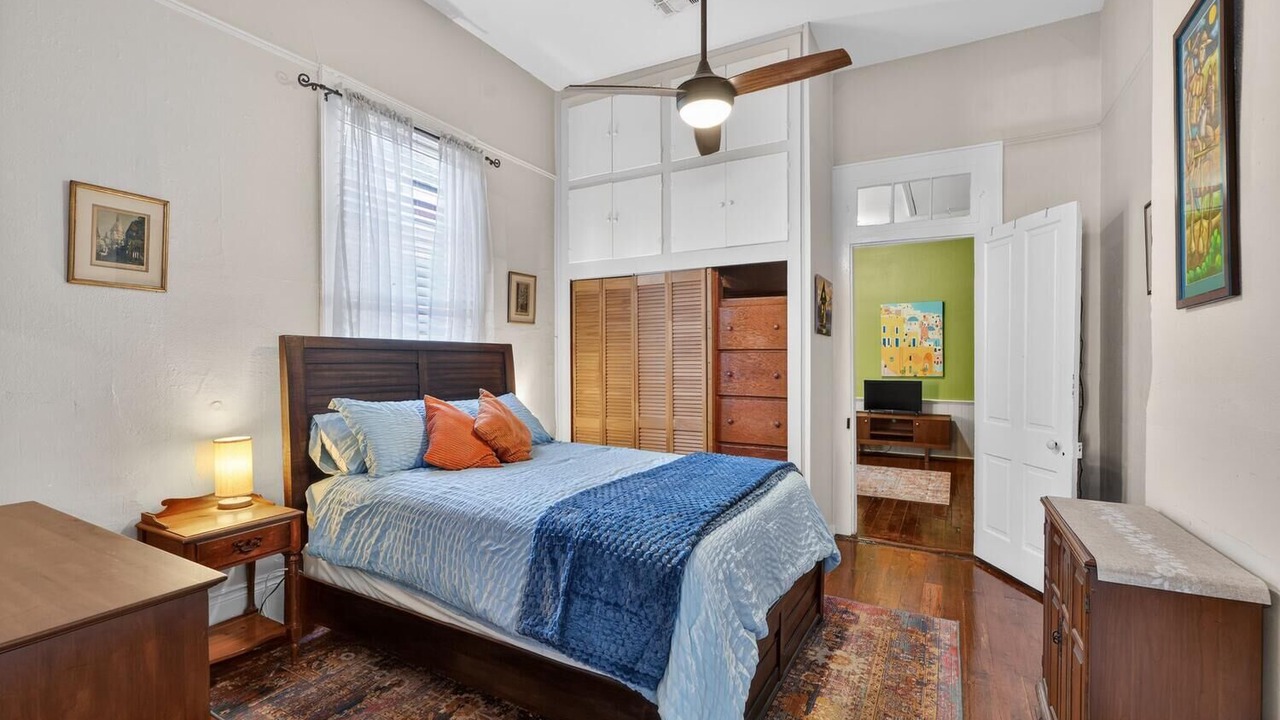 Photo of Bedroom in Algiers Point