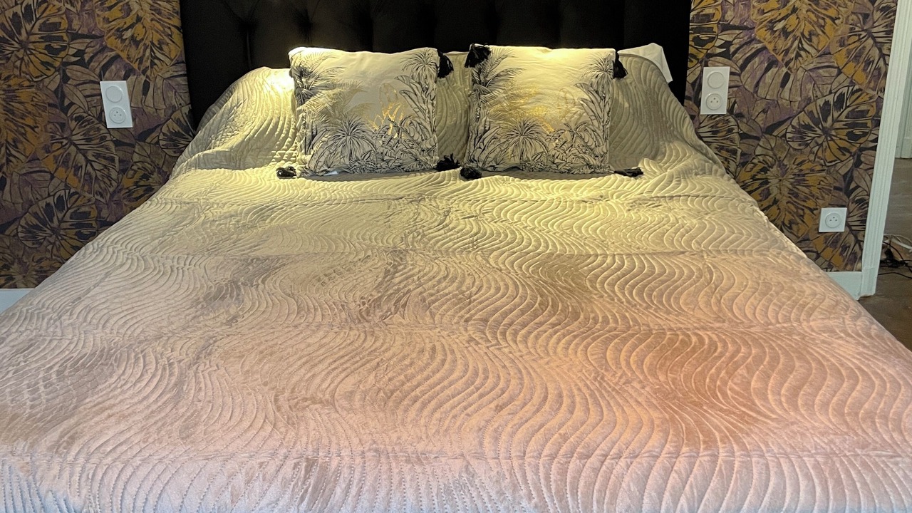 Photo of Bedroom in Saint-Esteve