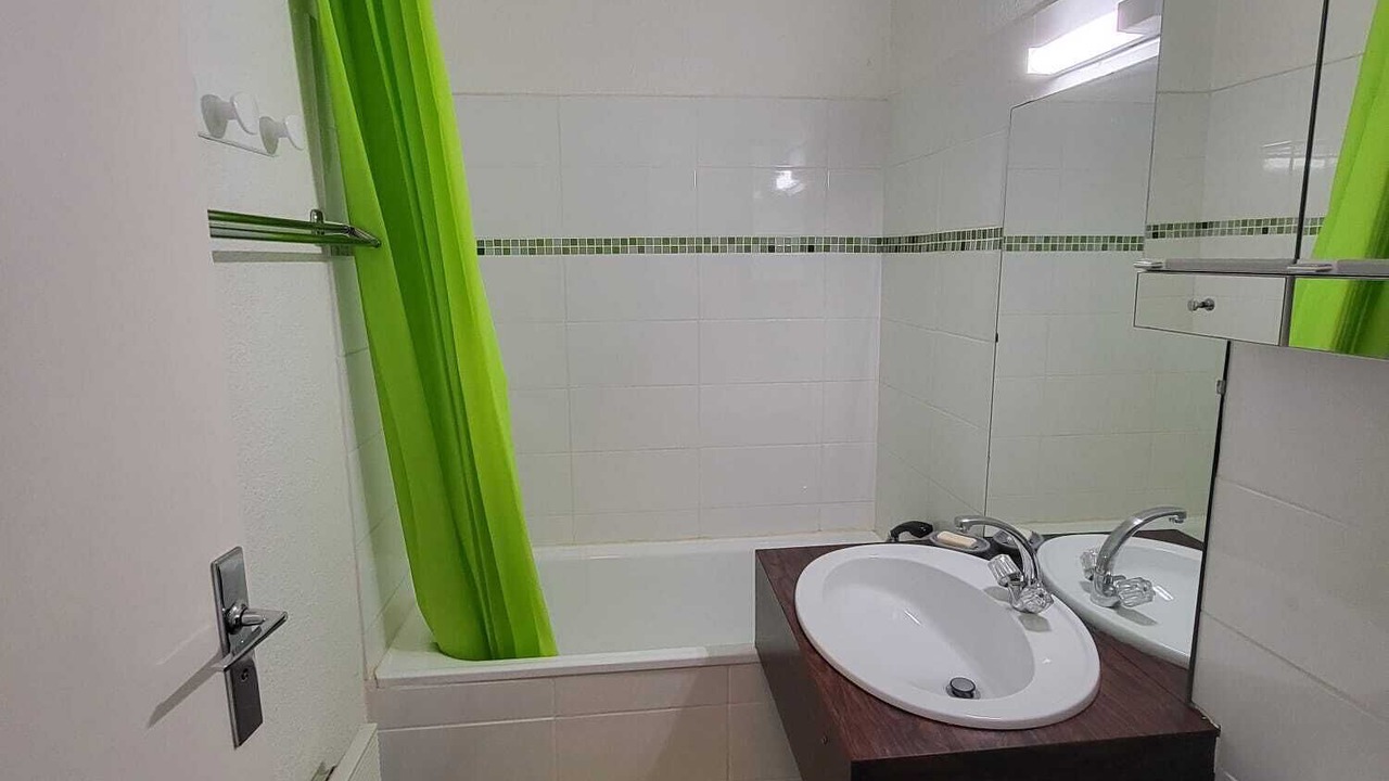 Photo of Bathroom in Saint-Aventin