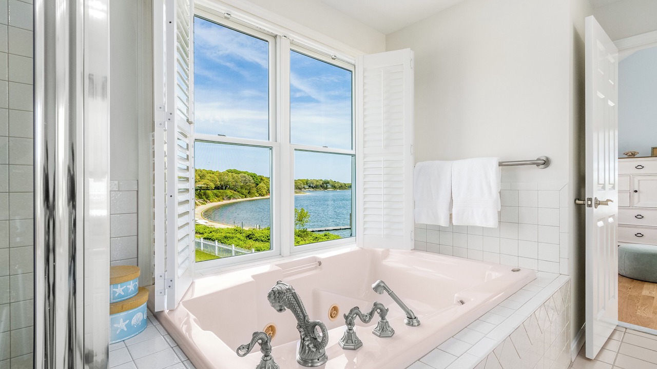 Photo of Others in Teaticket