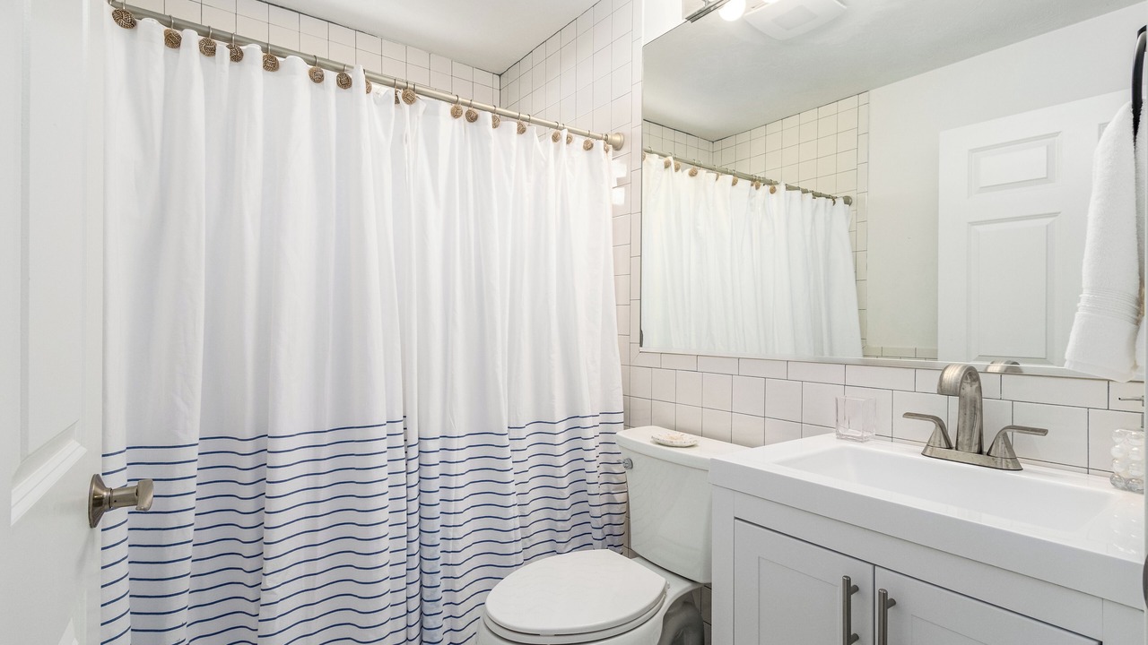 Photo of Bathroom in Teaticket