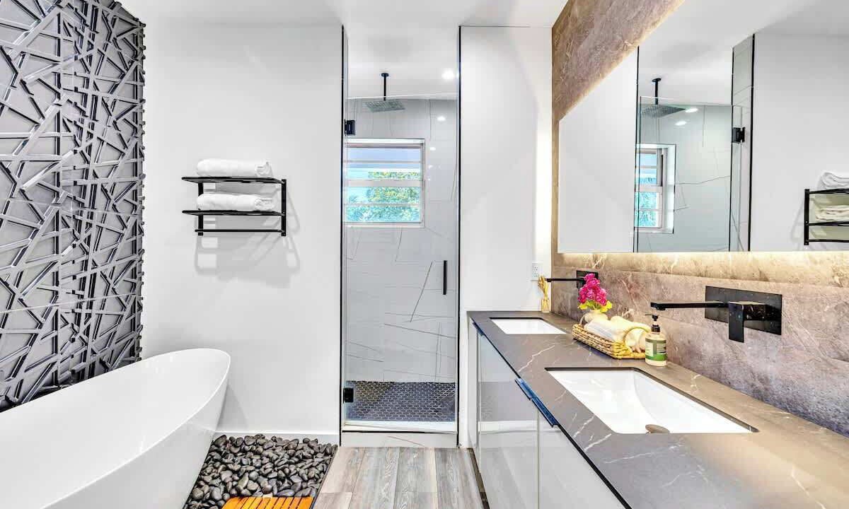 Photo of Bathroom in South Middle River