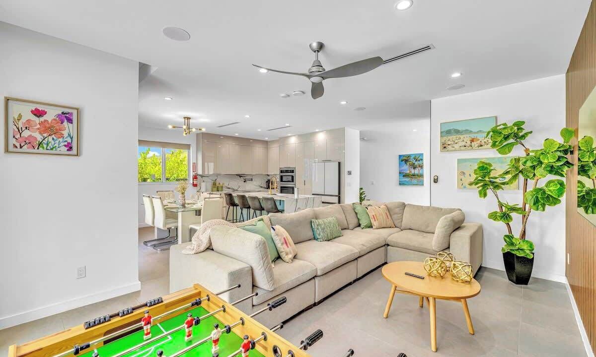Photo of Livingroom in South Middle River