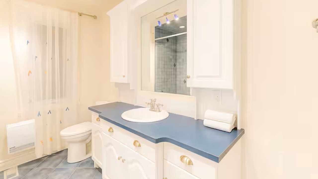 Photo of Bathroom in Boucherville