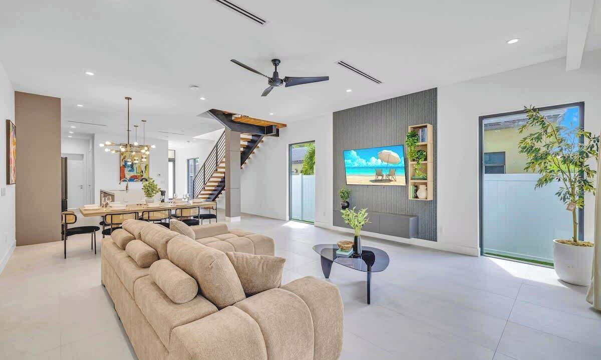 Photo of Livingroom in Lake Ridge