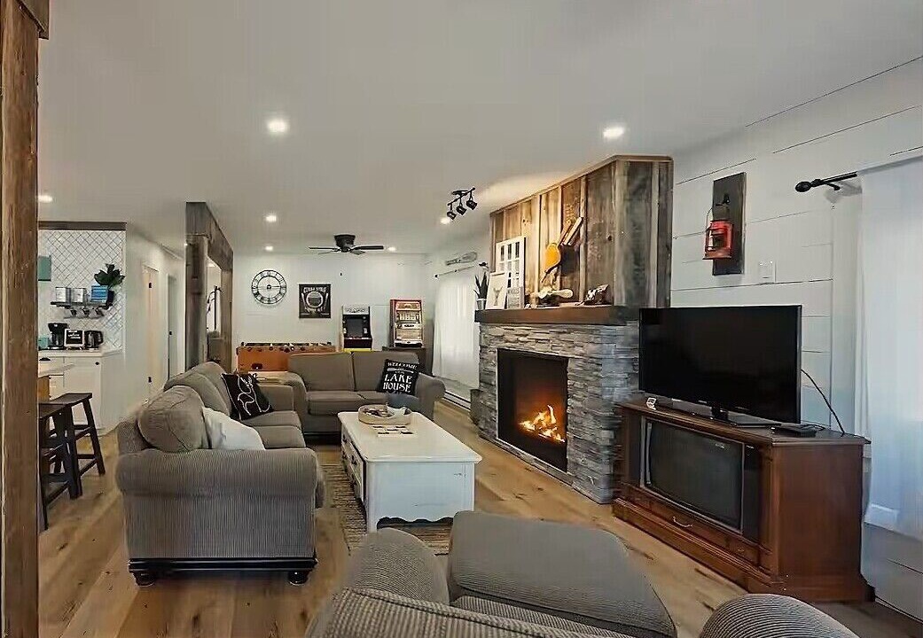 Photo of Livingroom in Washago