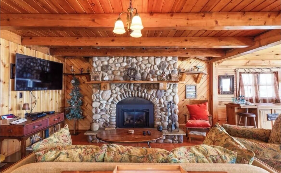 Photo of Livingroom in Blossvale