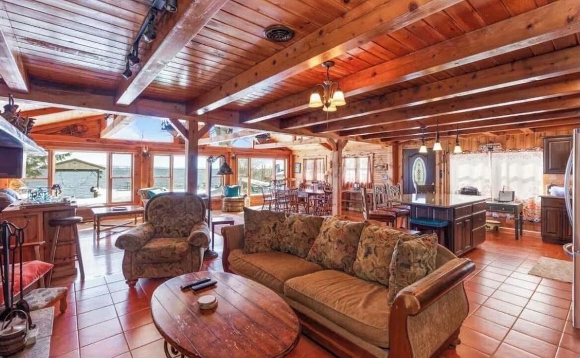 Photo of Livingroom in Blossvale