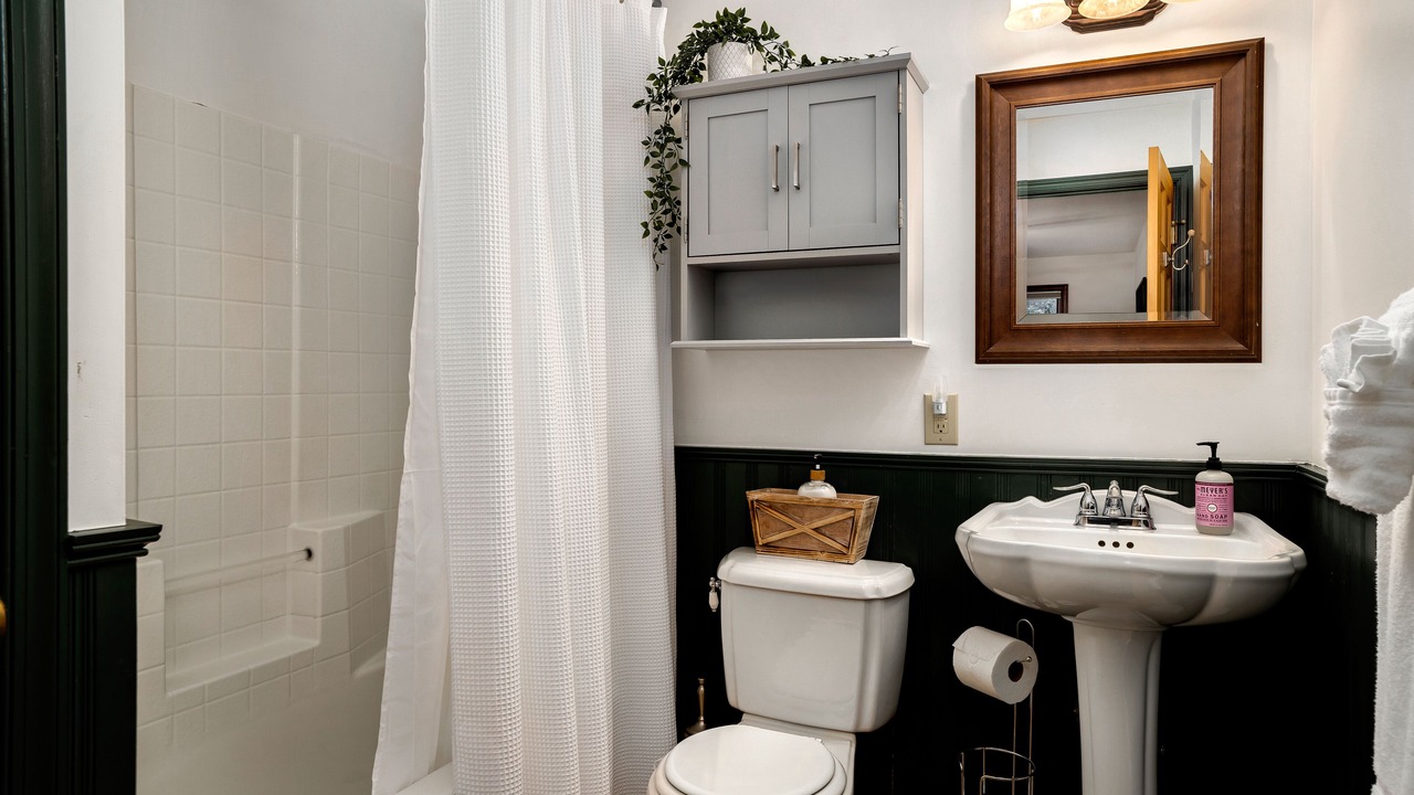 Photo of Bathroom in New Market