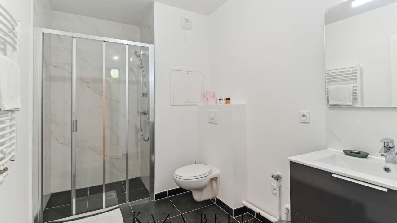 Photo of Bathroom in Saint-Ouen
