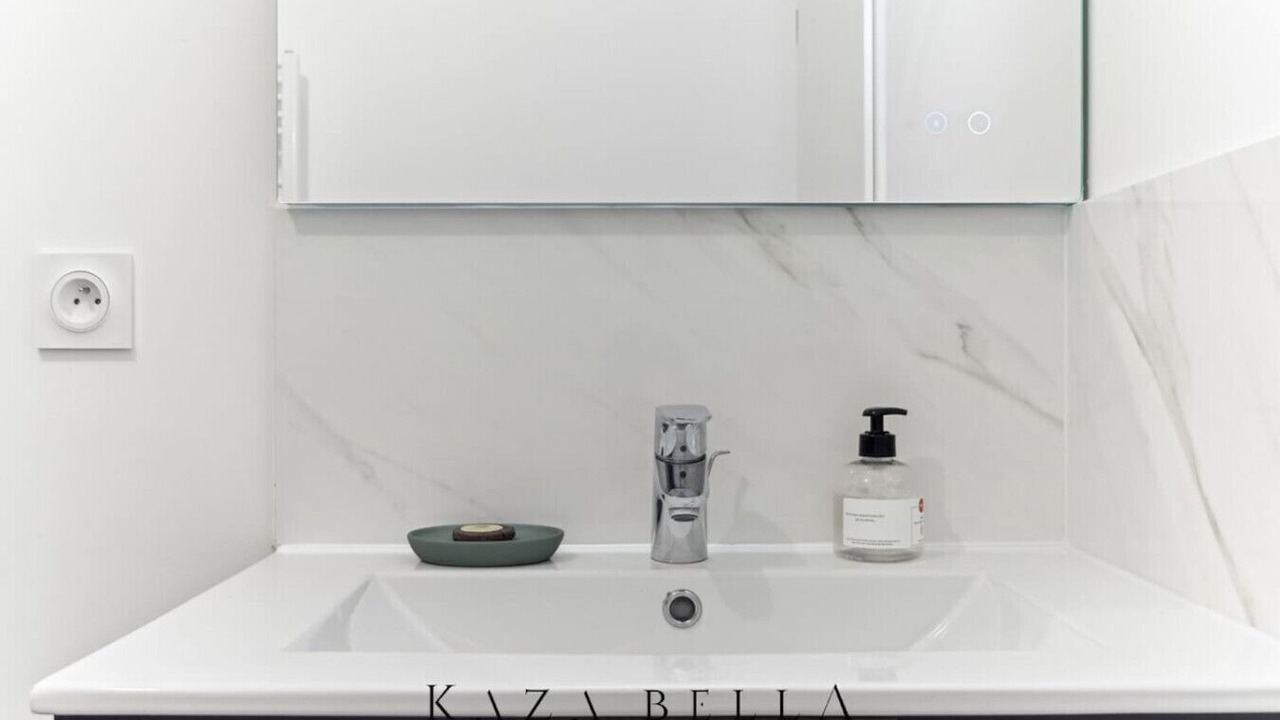 Photo of Bathroom in Saint-Ouen