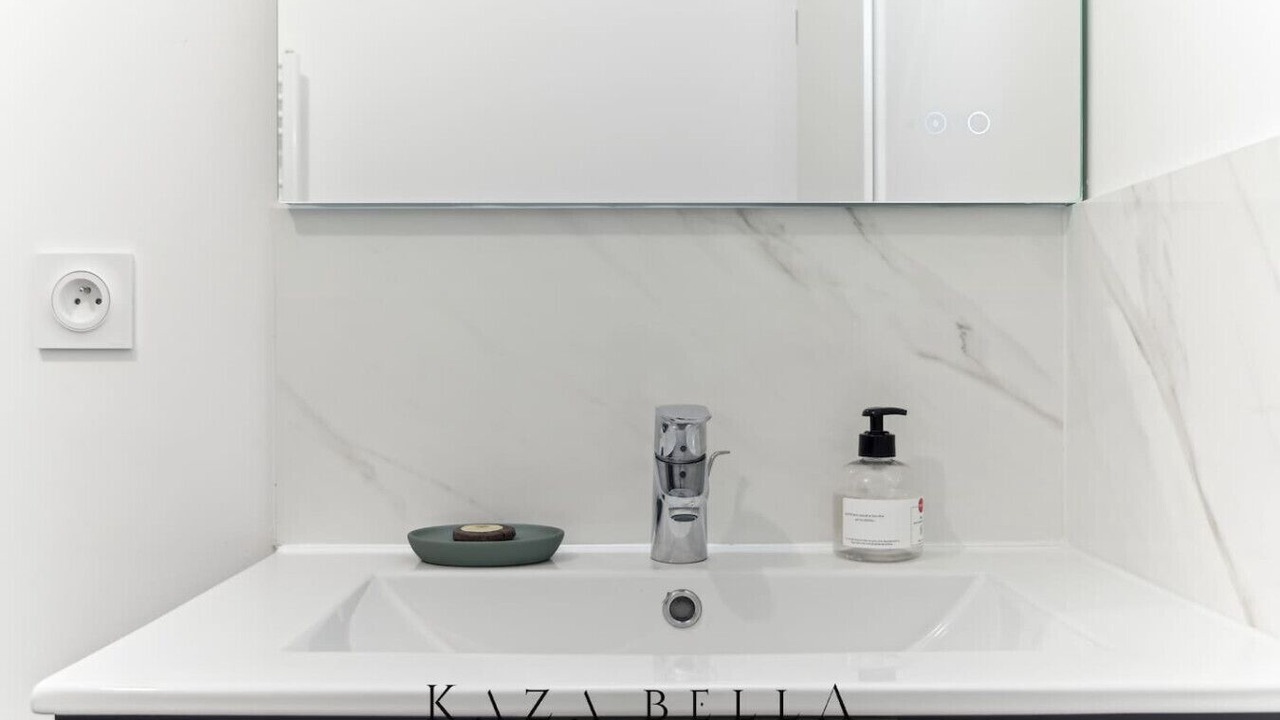 Photo of Bathroom in Saint-Ouen