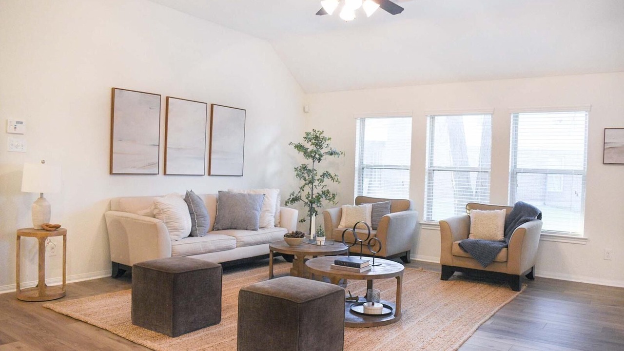 Photo of Livingroom in Spring