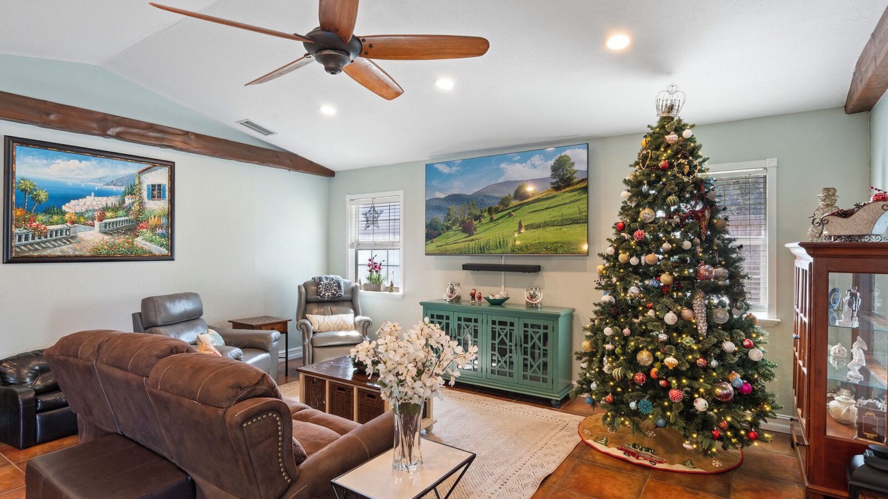 Photo of Livingroom in Longwood