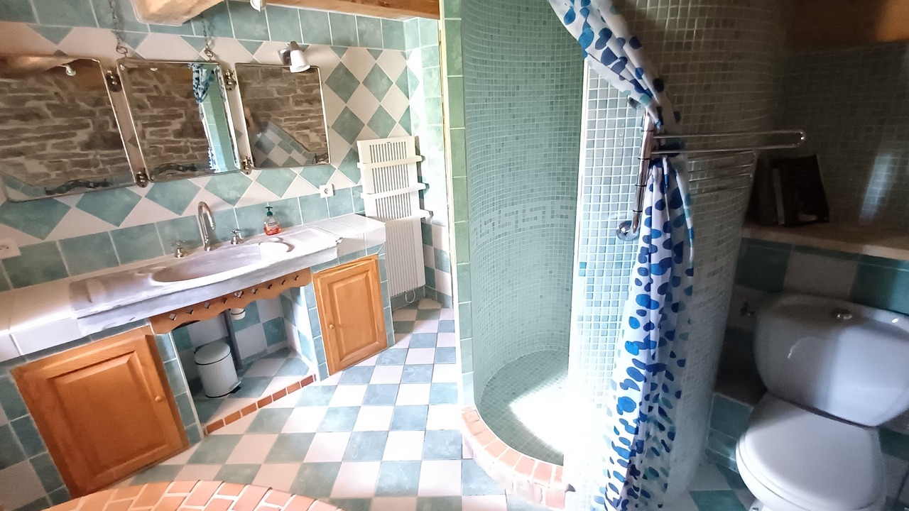 Photo of Bathroom in Hures-la-Parade